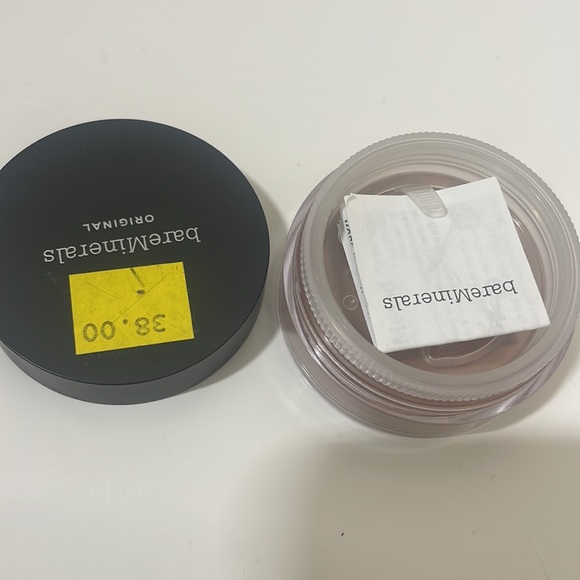 Bare Minerals Original foundation #24 - Picture 3 of 5